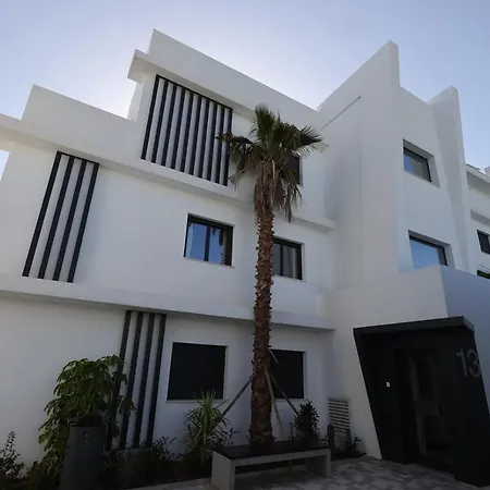 Apartment Brand New, Elegant Three Bed