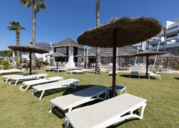 Brand New, Elegant Three Bed Lejlighed