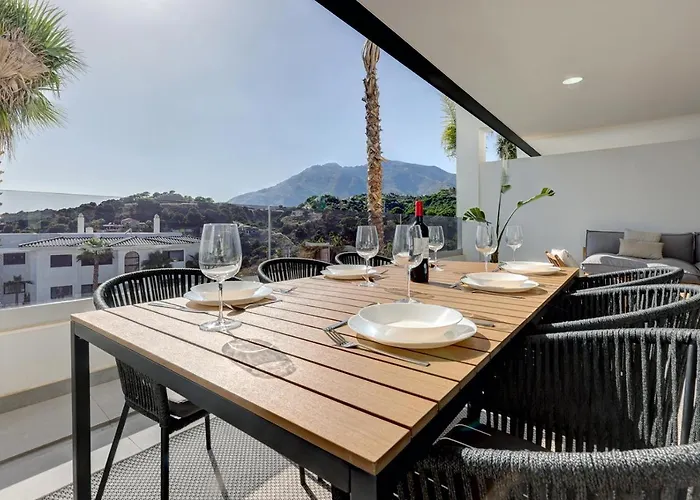 Brand New, Elegant Three Bed *