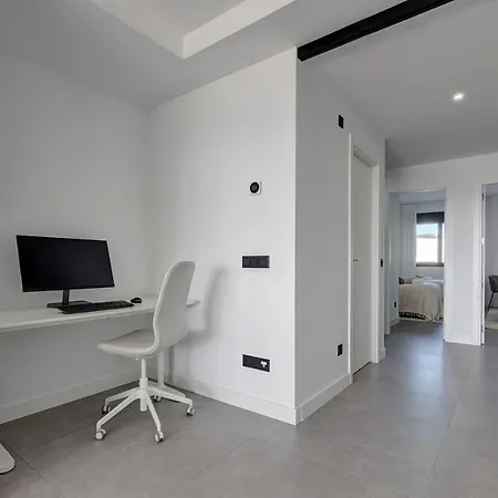 Apartamento Brand New, Elegant Three Bed *