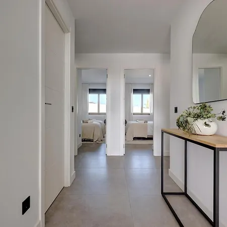 Apartamento Brand New, Elegant Three Bed *