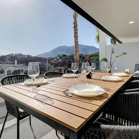 Brand New, Elegant Three Bed *